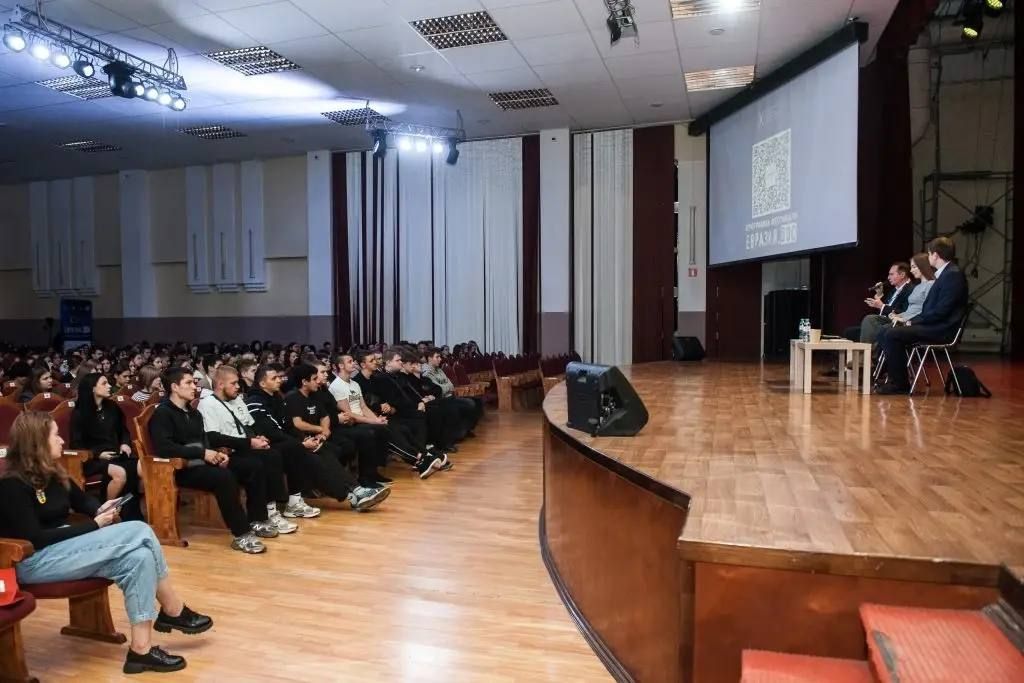 Подведены итоги X Международного фестиваля документального кино стран СНГ «Евразия.DOC» Подведены итоги X Международного фестиваля документального кино стран СНГ «Евразия.DOC»