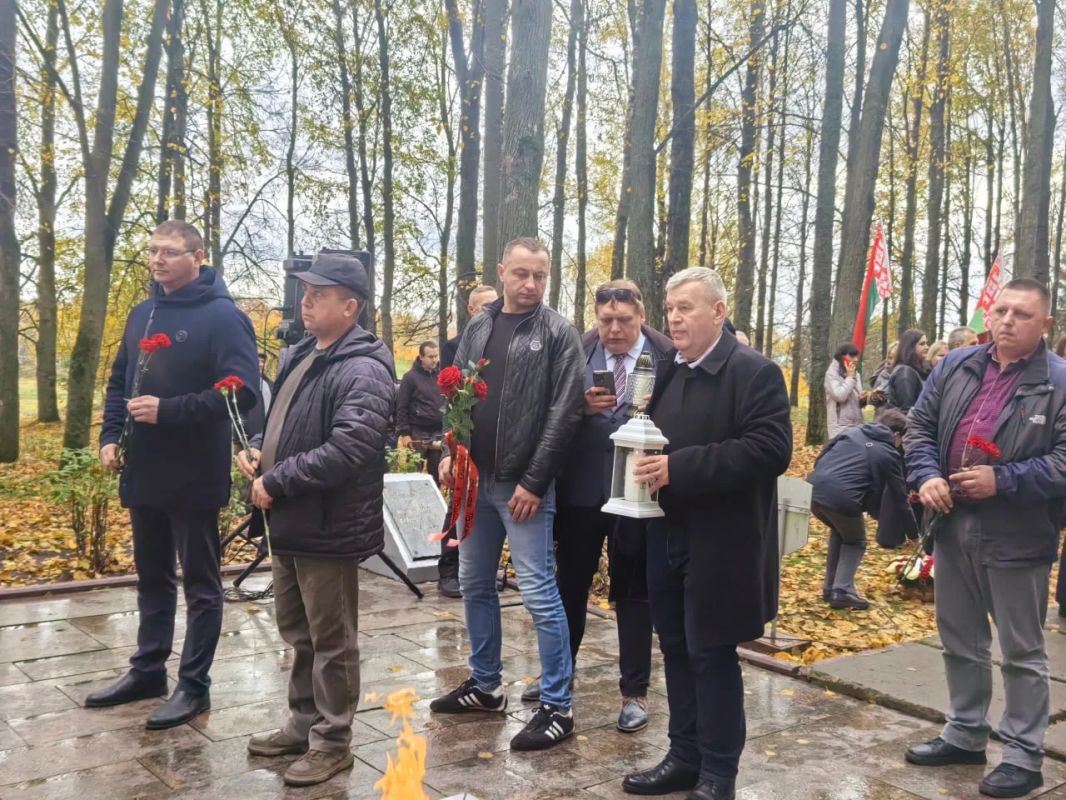 WarGonzo: «Память без границ»: Смоленск, Минск и Варшава соединили сердца в 83-ю годовщину легендарного боя под Ленино WarGonzo: «Память без границ»: Смоленск, Минск и Варшава соединили сердца в 83-ю годовщину легендарного боя под Ленино