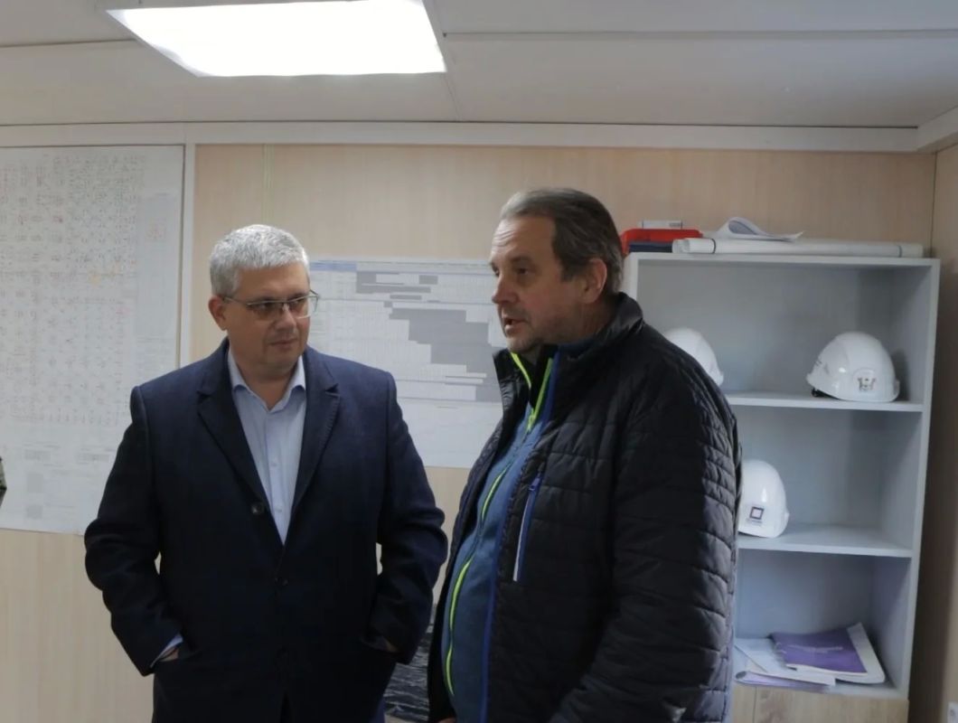 Александр Новиков: Продолжаю лично контролировать строительство физкультурнооздоровительного комплекса «Термолэнд — Дельфин» Александр Новиков: Продолжаю лично контролировать строительство физкультурнооздоровительного комплекса «Термолэнд — Дельфин»