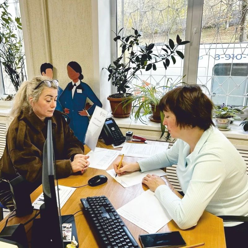 14 октября в Кадровом центре Ярцевского округа было по-настоящему оживлённо! Здесь прошёл «Осенний листопад вакансий» - и десятки жителей округа сделали важный шаг к новой работе 14 октября в Кадровом центре Ярцевского округа было по-настоящему оживлённо! Здесь прошёл «Осенний листопад вакансий» - и десятки жителей округа сделали важный шаг к новой работе