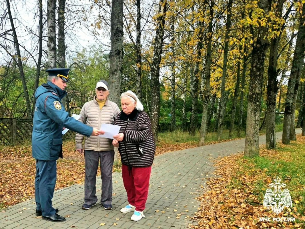 Октябрь диктует свои правила Октябрь диктует свои правила