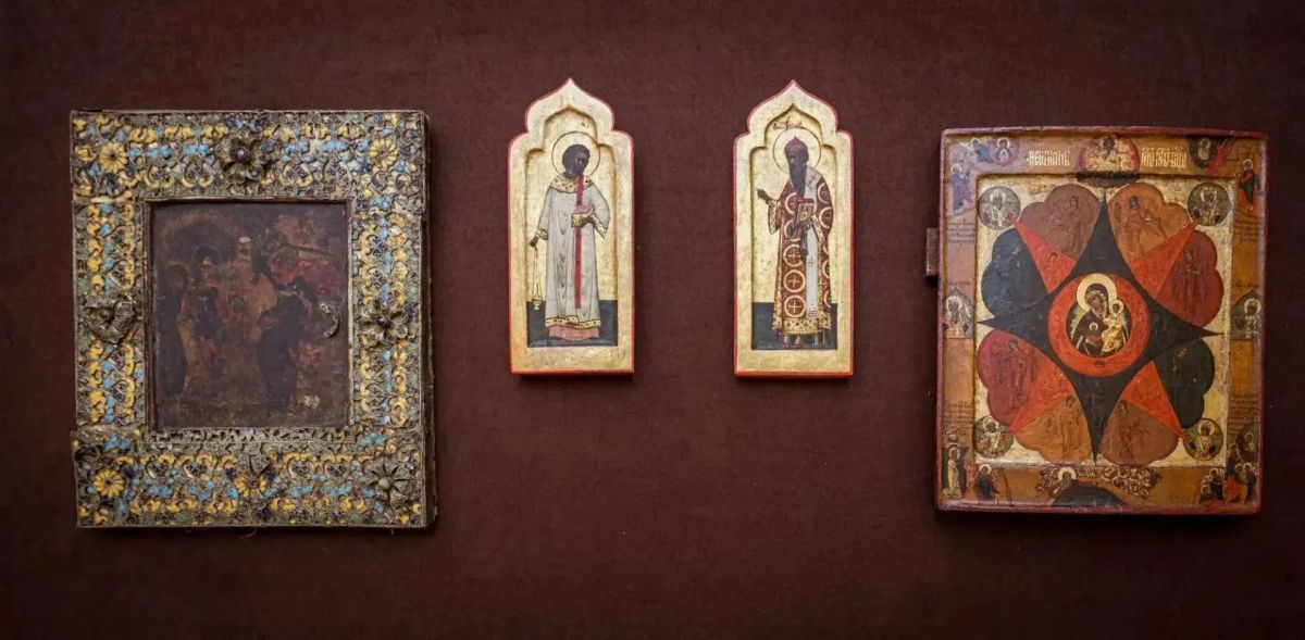 В музее «Русская старина» открылась выставка «Иконы из коллекции братьев Постниковых, приобретённые княгиней Марией Тенишевой» В музее «Русская старина» открылась выставка «Иконы из коллекции братьев Постниковых, приобретённые княгиней Марией Тенишевой»