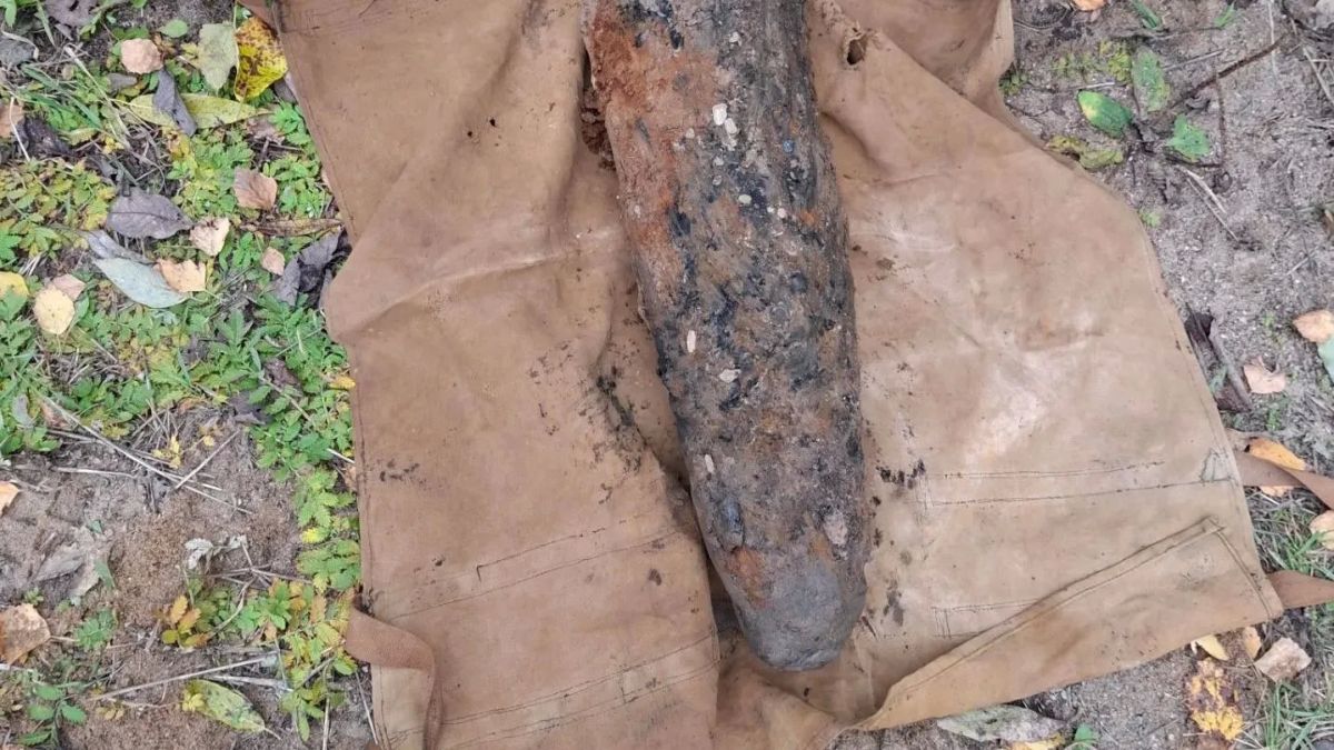 В Смоленской области во время земляных работ обнаружили опасный снаряд