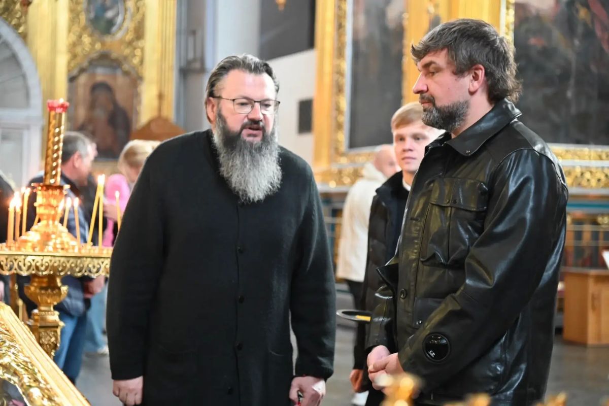 24 октября митрополит Смоленский и Дорогобужский Исидор пообщался с известным российским исполнителем Василием Михайловичем Вакуленко