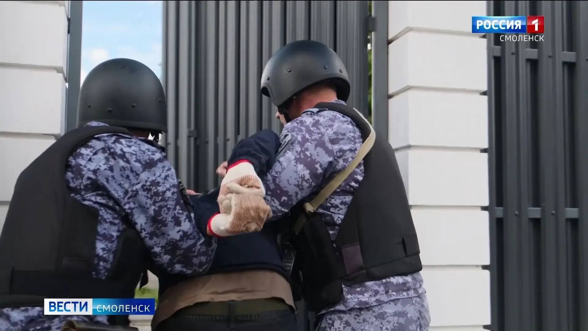 В Смоленской области свой профессиональный праздник отмечают сотрудники вневедомственной охраны Росгвардии