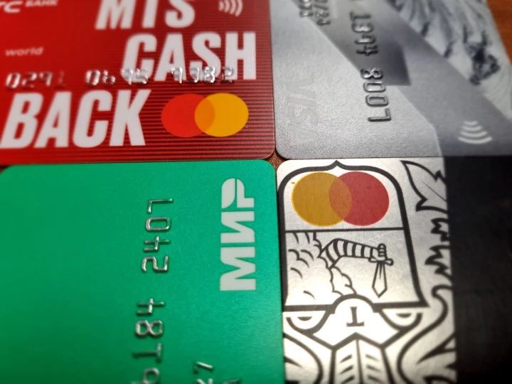 Где найти лучшие ставки по вкладам и накопительным счетам в 2025 году?