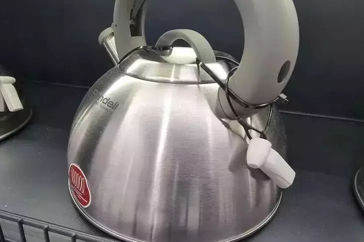 Как за 5 минут без усилий очистить чайник от накипи: простой способ, который реально работает