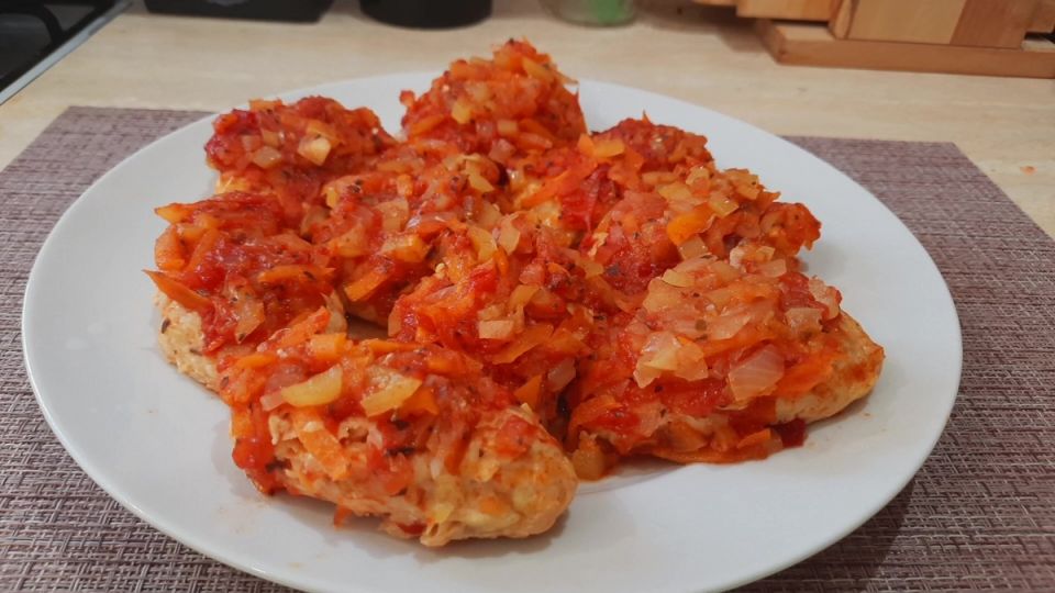 Откройте для себя невероятно вкусные куриные котлеты с кабачками: легко и полезно!