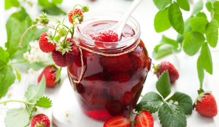 Клубника на зиму: как сварить сладкое варенье с целыми ягодами