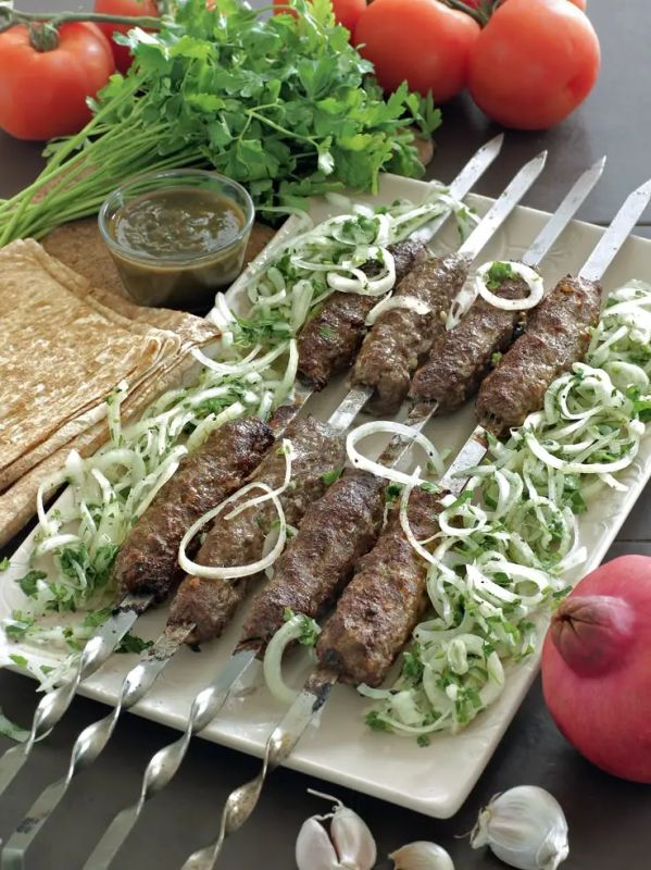 Лучший рецепт для любителей мяса: сочный люля-кебаб из баранины на выходные