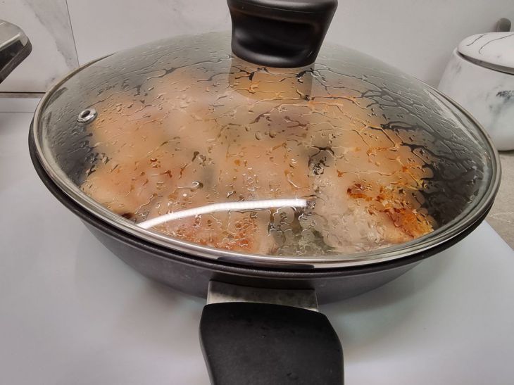 Почему ваша сковорода портит вкус мяса? Шеф-повара скрывают этот лайфхак