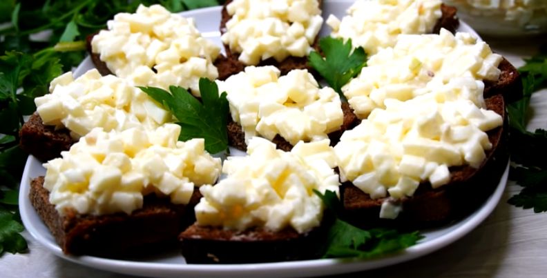 Простая и быстрая закуска: идеальная намазка для вашего стола