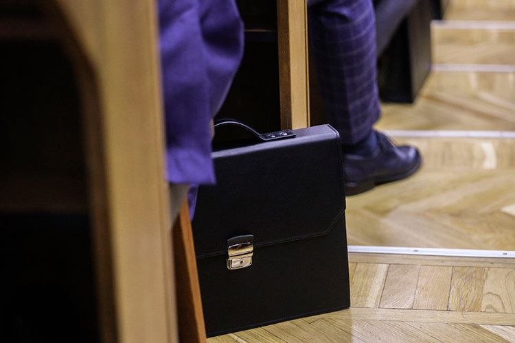 Отказ от ежегодных деклараций: что это значит для чиновников