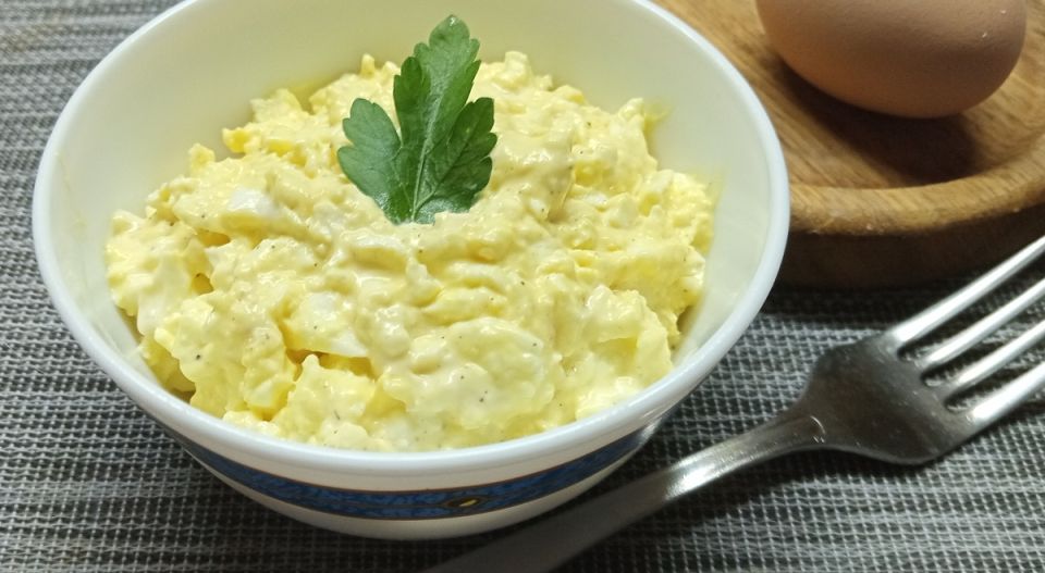 Непревзойденный вкус: Быстрый рецепт яичной намазки с чесноком