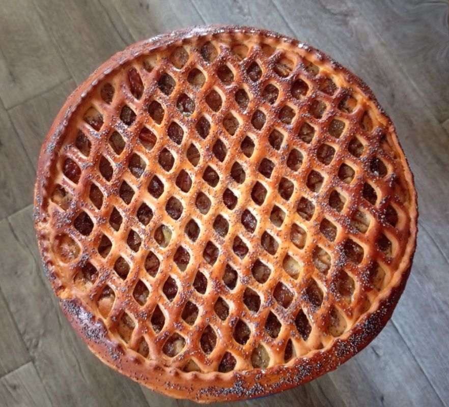 Нежный пирог с компотом, который покорит ваше сердце