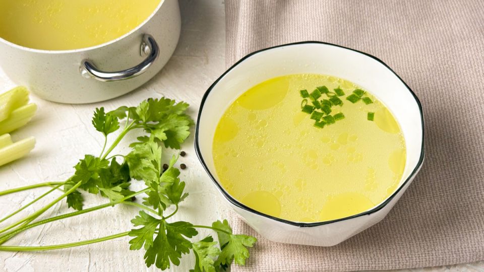 Куриный бульон: секреты идеального рецепта и как его заморозить на будущее