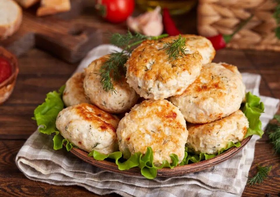 Куриные котлеты с укропом