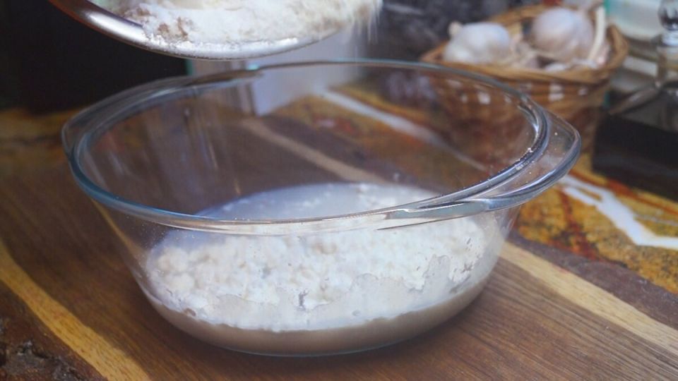 Как быстро и легко испечь домашний хлеб без духовки