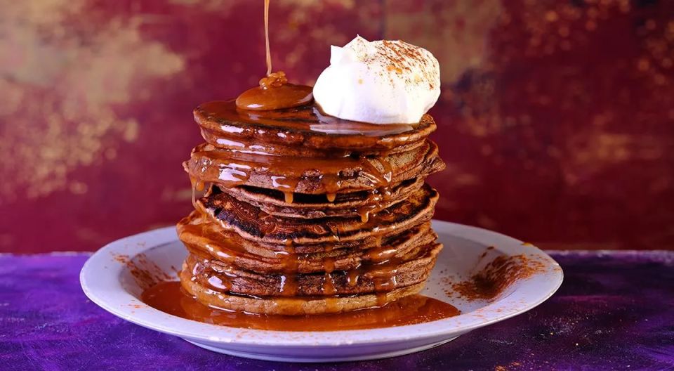 Панкейки с тирамису: десертный завтрак, который удивит