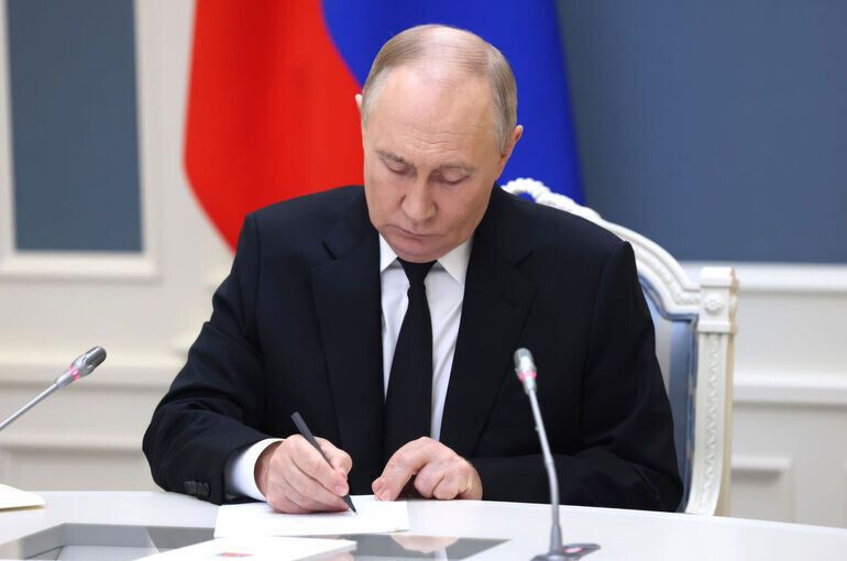 Путин продлевает срок службы заместителя главы МИД Грушко до 2027 года